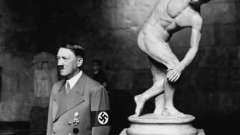 Němečtí VĚDCI ZJISTILI: Hitler měl jenom jedno varle!