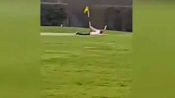 VIDEO 18+: Šokovaní golfisté natočili nahého týpka, jak si to rozdává s devátou jamkou! Tohle jste ještě neviděli
