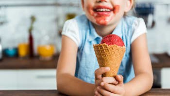 FOTO: Dítě omylem objednalo otci do práce zmrzliny v hodnotě 25 tisíc korun. Jak se to povedlo?