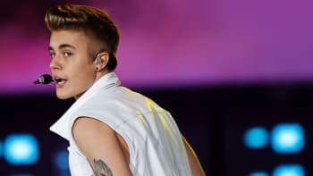 Čórkař Bieber v maléru: Kdo ho obvinil z krádeže mobilu?