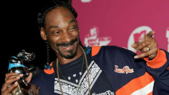 Snoop Dogg prozradil jméno jediného člověka na světě, který se zvládne zhulit víc než on. Znáte ho?