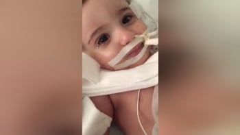 DOJEMNÝ PŘÍBĚH: Roční miminko se probudilo z kómatu v momentě, kdy ho doktoři chtěli odpojit z přístrojů!