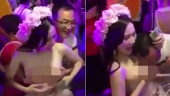 VIDEO 18+: Nevěsta si nechala od svatebčanů osahávat prsa, aby vydělala peníze na líbánky. Záběry nejsou vhodné pro mladistvé!