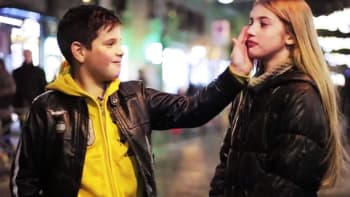 Uhoď ji! – VIRAL VIDEO vidělo za týden 20 miliónů lidí. Jak chlapci zareagují?