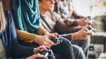 ODHALENO: Skoro půlka lidí na světě už hraje videohry, potvrdila nová studie. Jsou oblíbenější konzole, nebo PC?