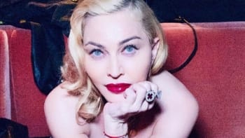 Instagram cenzuroval Madonnu. Sdílela konspirační teorii nechvalně proslulé sperma doktorky