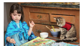 Roste v Anglii nový Monet? Autistická holčička maluje díky své kočce!
