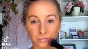 GALERIE: Žena pomocí make-upu dokáže oklamat i aplikace na rozpoznávání tváře. Její práce bere dech