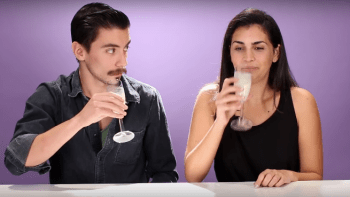 VIDEO: Podívejte se na reakce dospělých lidí, kteří pijí mateřské mléko! Co se stane pak, vás dostane