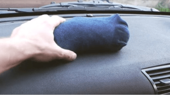 VIDEO: Vadí vám zamlžená okna v autě? Zbavte se jich navždy pomocí tohoto neskutečného triku!