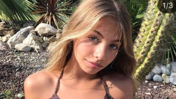 GALERIE: 18letá dcera slavného Belmonda zdědila jeho charisma i krásu! Žhavými fotkami rozpaluje Instagram