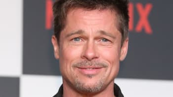 GALERIE: Brad Pitt má novou sexy přítelkyni! Je tahle kráska hezčí než seschlá Angelina?