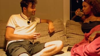VIDEO: Romantická noc Adama Kajumiho se sexy Angie v LIKE HOUSE! Skončí spolu v  posteli?