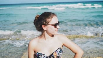 GALERIE: Youtuberka Makyna se pochlubila fotkou z dovolené. Lidé jí nadávají do tlusťošky. Proč jsou tak sprostí?