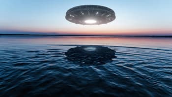 VIDEO: Utajované záběry ukazují mimozemské UFO pod mořem! Natočila je americká armáda