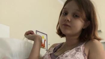 Ruskou influencerku, která chtěla dceru vychovávat s 11letým přítelem, vyhodili ze školy! Co jí řekli?
