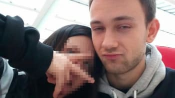 GALERIE: 13letá přítelkyně Ondry Vlčka prozradila, jak to mají se sexem! Je youtuber vážně takový úchyl?