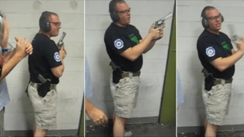 Instruktor na střelnici ukazoval lidem, jak zacházet se zbraní. Když měl ale pistoli u hlavy, stalo se něco šíleného