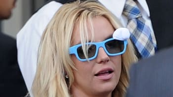 Zešílela Britney Spears? Podle brýlí to tak vypadá