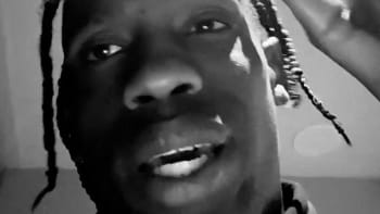 VIDEO: Rapper Travis Scott promluvil poprvé po tragédii na koncertě. Proč na něm zemřelo 8 lidí?