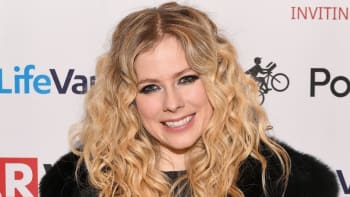 GALERIE: Slavná zpěvačka Avril Lavigne reagovala na zvěsti, že je mrtvá! Vážně zpěvačku nahradil její klon?