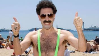 FOTO: Češi jsou světoví! Pokuty za fotky v plavkách boratovkách v Kazachstánu za ně zaplatí sám Borat! Co jim vzkázal?