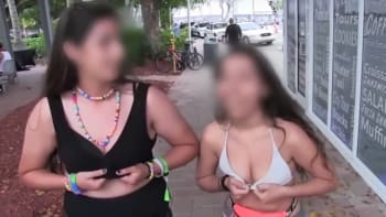 VIDEO 18+: Sexy holky měly za 2 tisíce ukázat prsa. Překvapí vás, kolik z nich...