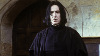 Nová teorie z Harryho Pottera totálně mění, co si fanoušci mysleli o Snapeovi! Kým byl ve skutečnosti oblíbený učitel?