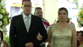 HRŮZNÉ VIDEO: Nájemný vrah pronásledoval ženicha a nevěstu při obřadu. Pak před kamerou střílel na svatebčany!