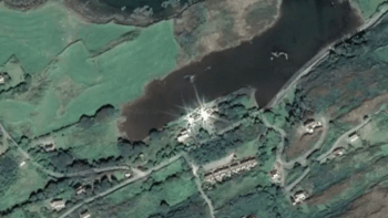 VIDEO: Lidé jsou ohromení zářivými domy na Google Maps, které vypadají jako UFO! Co to ve skutečnosti je?