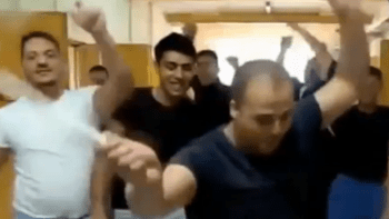 Musíte vidět: Italští vězni tancují za mřížemi na hit HAPPY od Pharella Williamse. To myslí vážně?