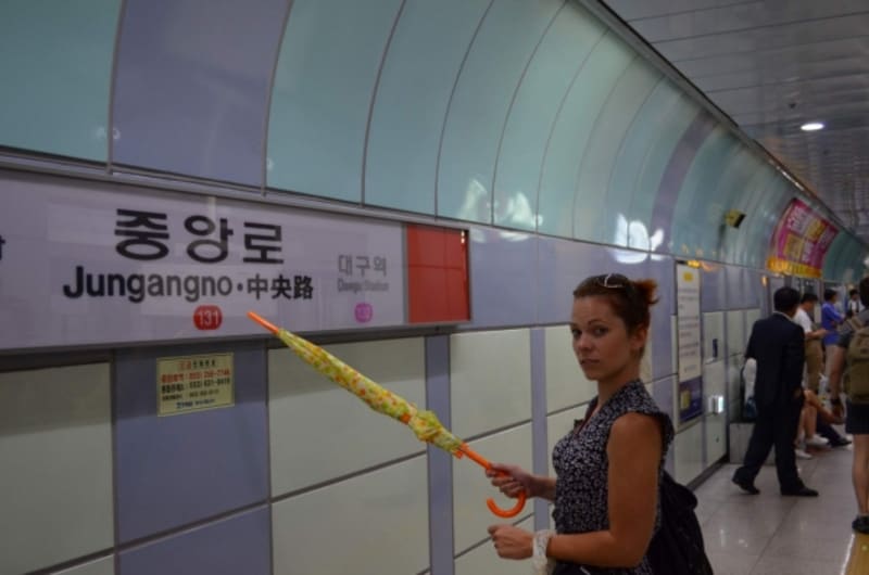 Tuto stanici metra v Soulu si Míša nazvala „Jungmanovo náměstí“