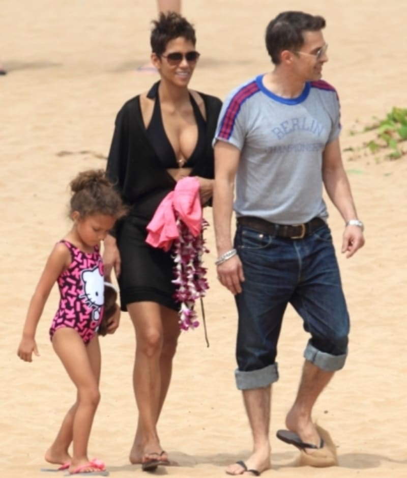 Halle Berry s partnerem Olivierem Martinezem a dcerou Nahlou na havajském ostrově Maui