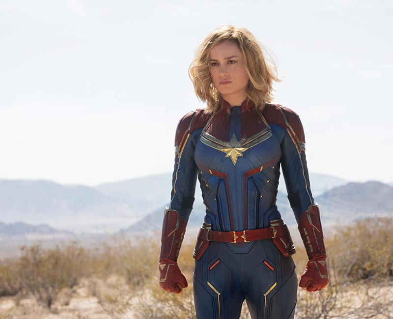 Brie Larson jako Captain Marvel.