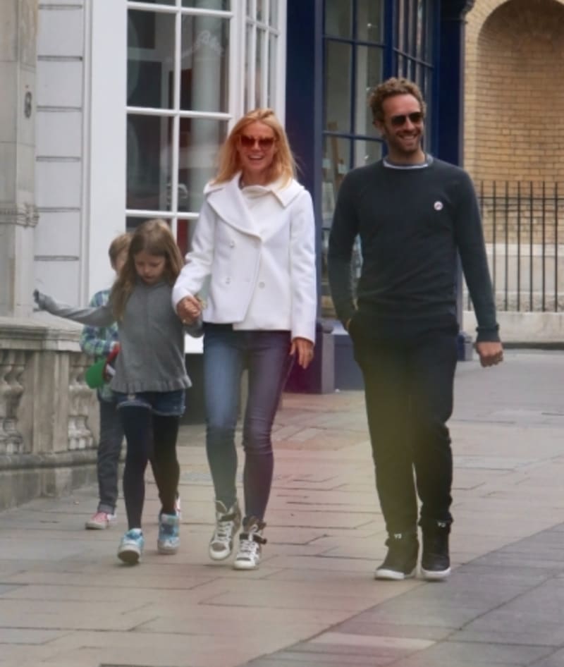 Gwyneth Paltrow s Chrisem Martinem a jejich dětmi dcerou Apple Blythe Alison a synem Mosesem Brucem Anthonym