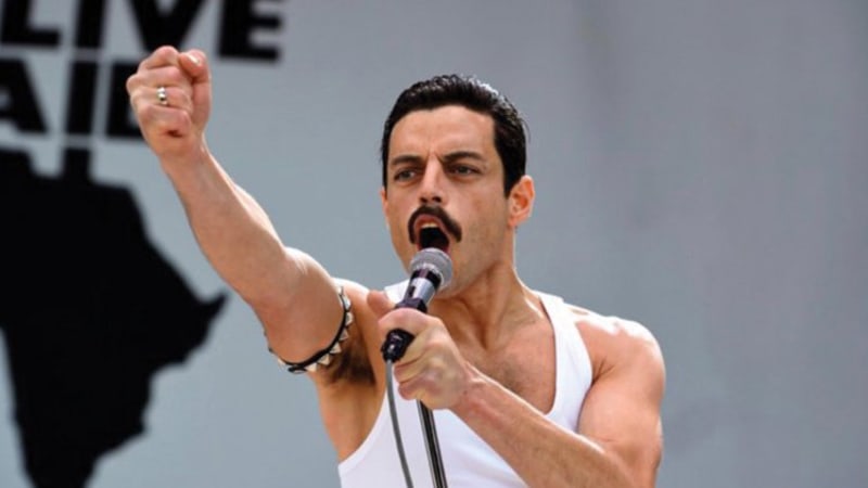 Rami Malek se proslavi v roli Freddieho Mercuryho ve filmu Bohemian Rhapsody.