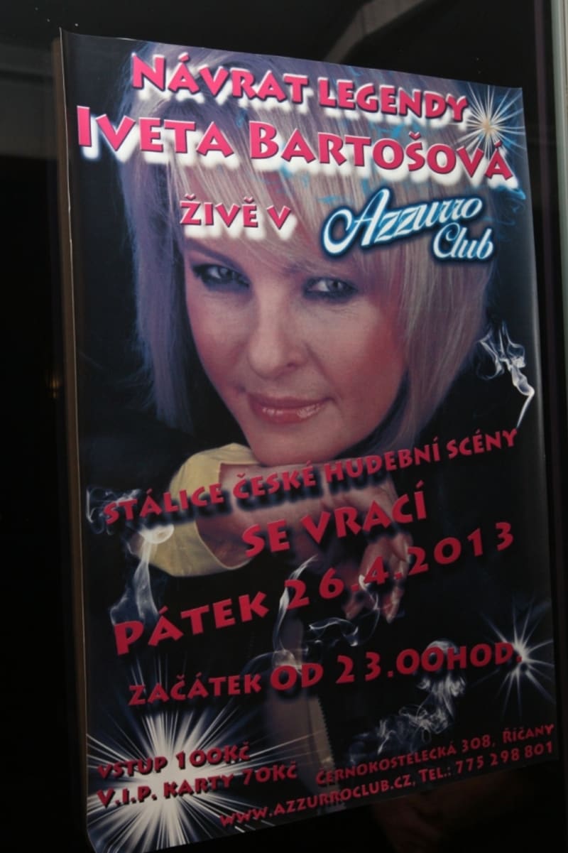Plakát na dveřích říčanského klubu sliboval vystoupení legendy