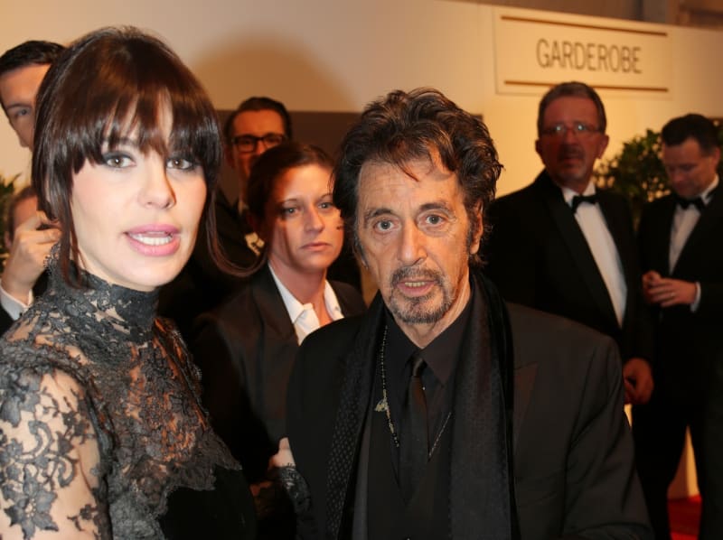 Al Pacino se svou přítelkyní Lucilou Solou