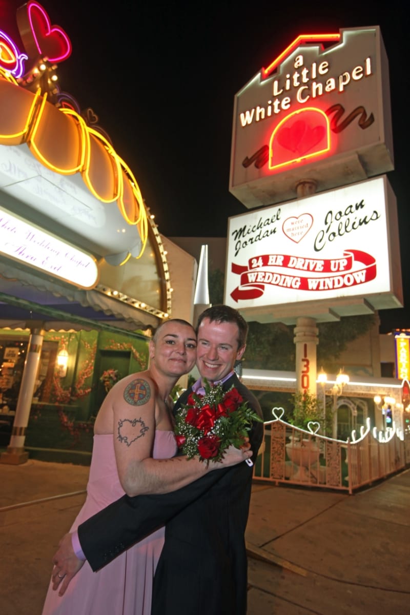 Svatební den Sinead O'Connor a Barryho Herridge v Las Vegas