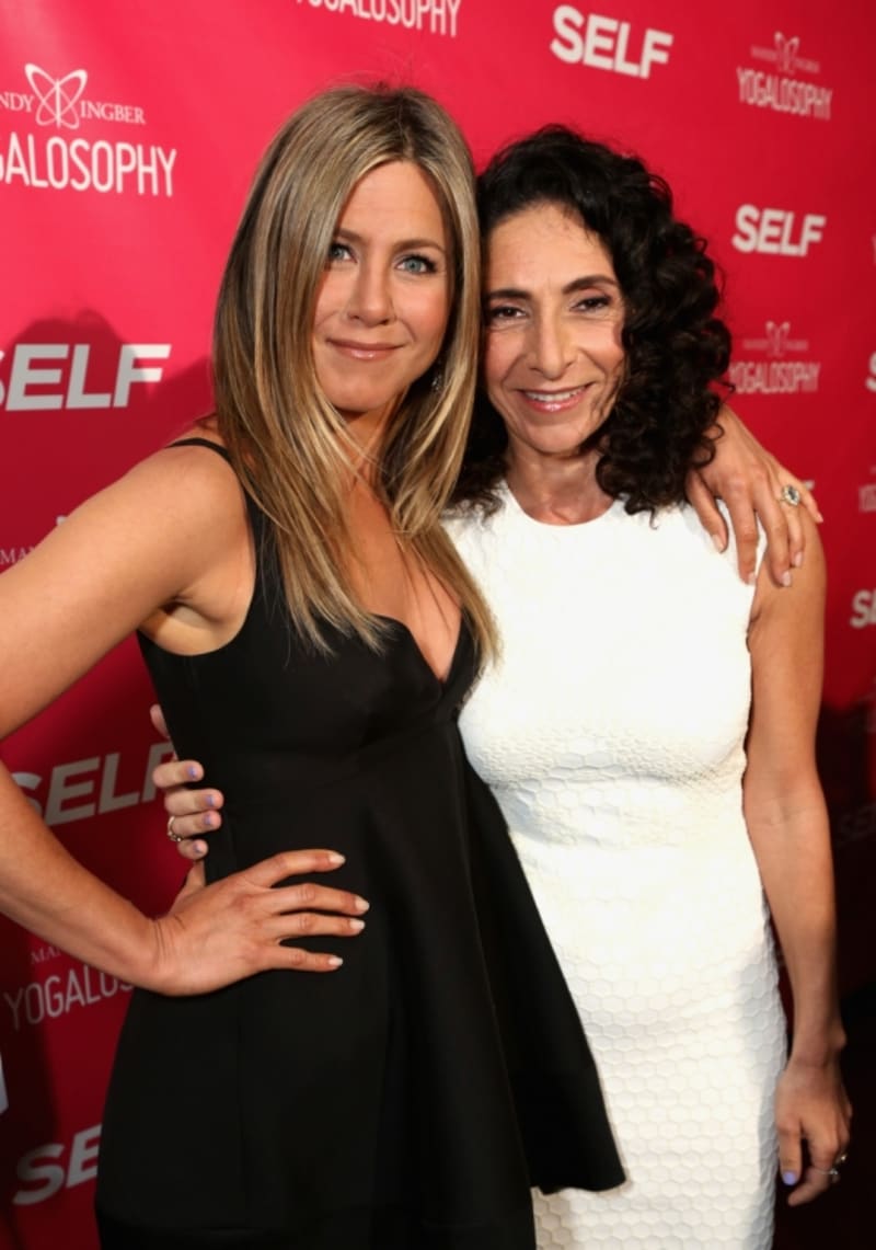Jennifer Aniston se svou instruktorkou jógy Mandy Ingber (vpravo)