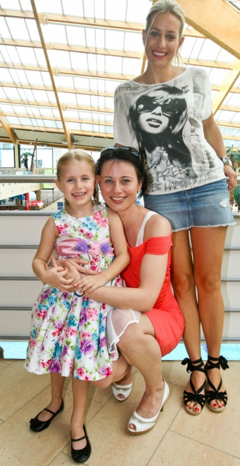 Tereza Mátlová s dcerou a kamarádkou herečkou Dagmar Zázvůrkovou