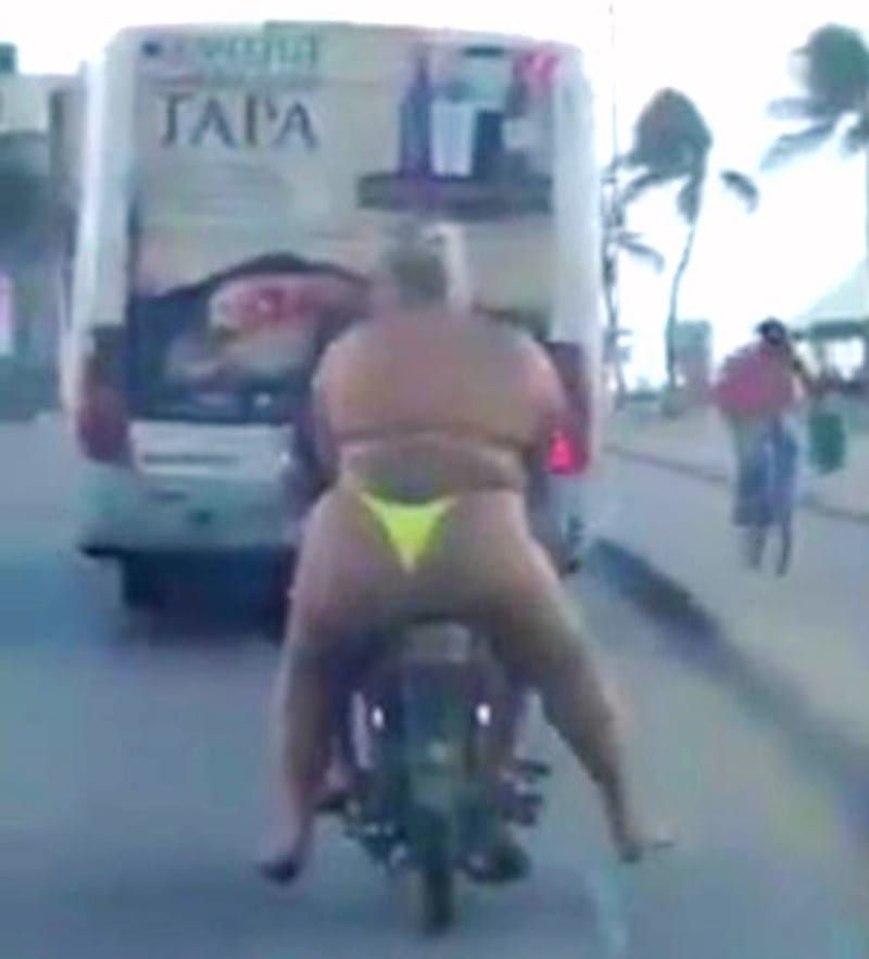 Takhle se jezdí v Brazílii na motorce