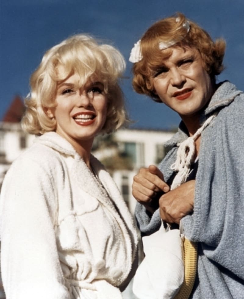 Marilyn Monroe s Jackem Lemmonem ve filmu Někdo to rád horké, kde je nepřekonatelná.