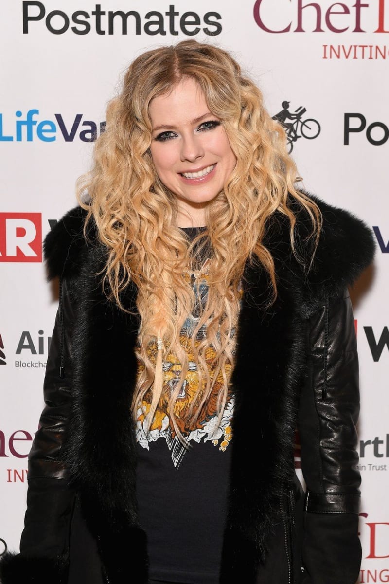 Nahradil zpěvačku Avril Lavigne klon? 7