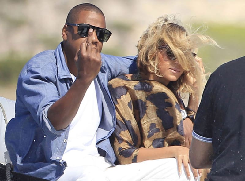 Zpěvák a rapper Jay Z s manželkou zpěvačkou Beyonce a jeho fuck off