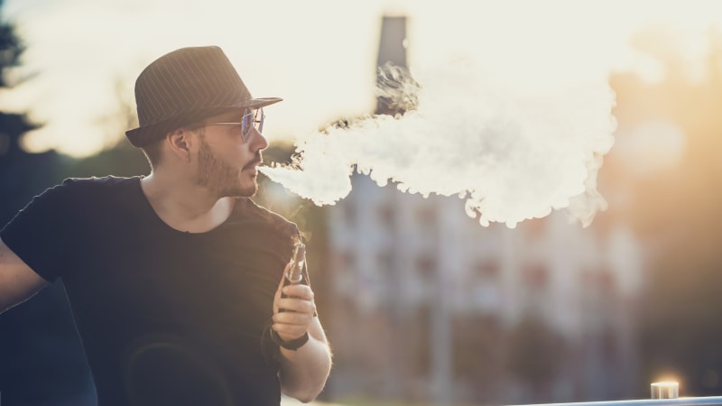 ODHALENO: Muži, kteří kouří elektronické cigarety, mají větší riziko problémů s erekcí! Proč tomu tak je?