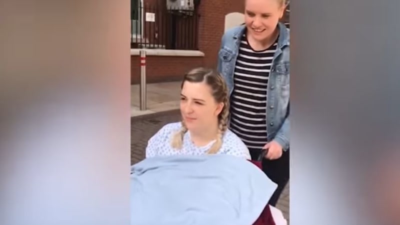 VIDEO: Dívka skončila částečně ochrnutá poté, co udělala tuhle běžnou věc. Co už byste nikdy neměli zkoušet?