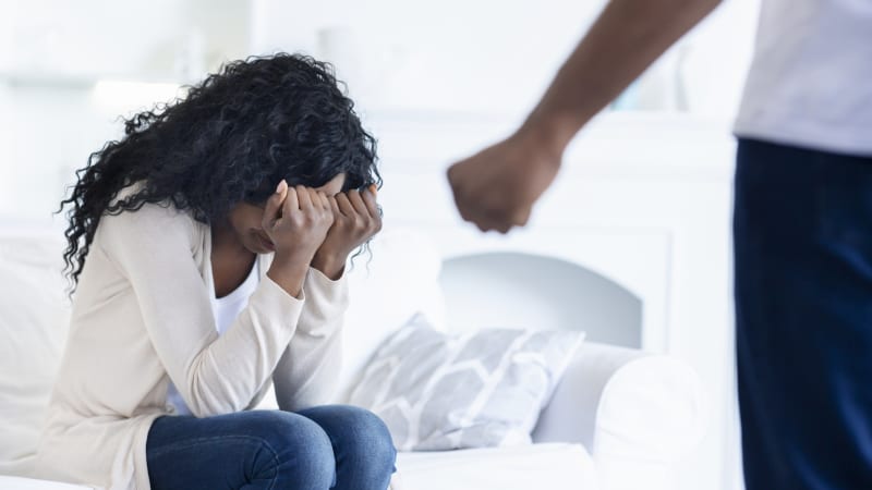 ODHALENO: 6 znaků, že vás partner zneužívá. Podle čeho to zaručeně poznáte?