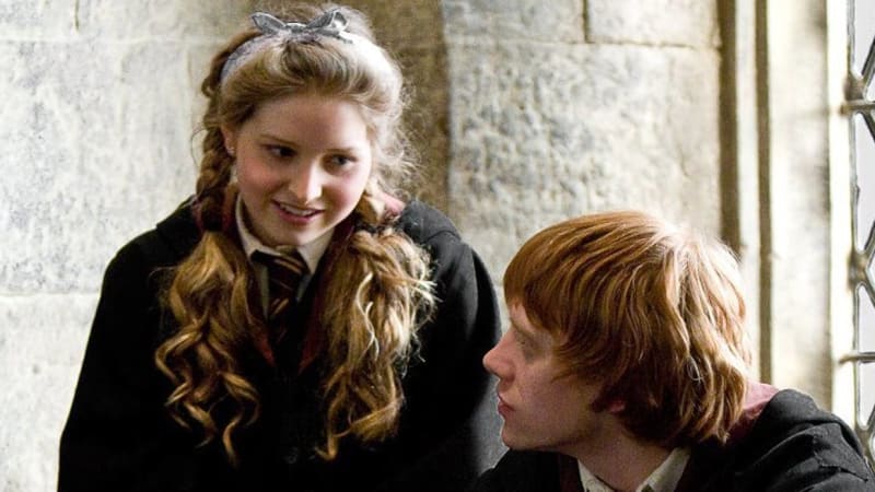 GALERIE: Takhle dnes vypadá Levandule Brownová z Harryho Pottera! Stala se z Ronovy holky ošklivka, nebo se vám líbí?