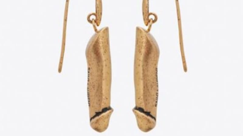 GALERIE: Nový šílený trend! Slavná módní značka nabízí šperky ve tvaru penisu. Dámy, vážně byste tohle nosily?